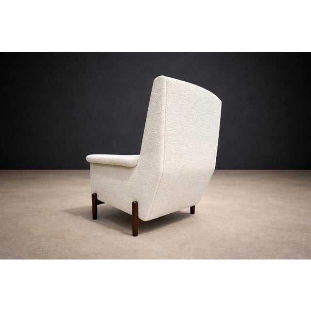 This club chair by Jorge Jabour exemplifies a restrained and thoughtful approach to Brazilian Modernism, favoring...