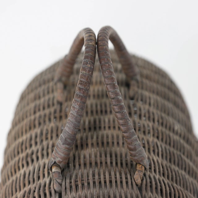 Early 20th Century Vintage Woven Rattan Picnic Basket With Handle & Lid – Handwoven Storage & Décor For Sale - Image 5 of 11