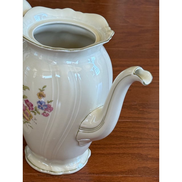 1940's Elfenbein Rosenthal Kronach Viktoria Lombul Gold Trim German Porcelain Large Coffee / Tea Pot Pitcher For Sale - Image 11 of 12