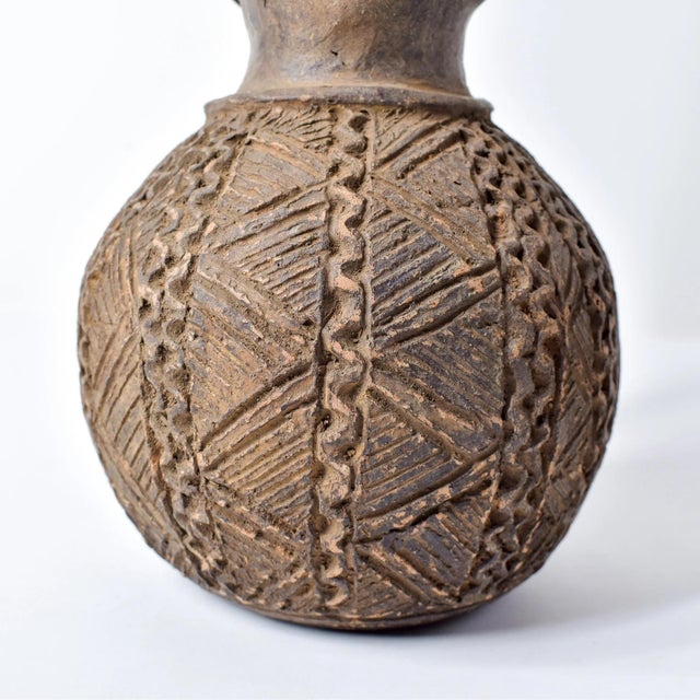 Early 20th Century Mangbetu Figure Burial Clay Vessel For Sale In Denver - Image 6 of 12