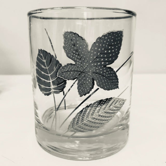 Set of 6 mid-century modern glasses with a leaves pattern in both mat and shiny silver. Blown glass with a heavy bottom...