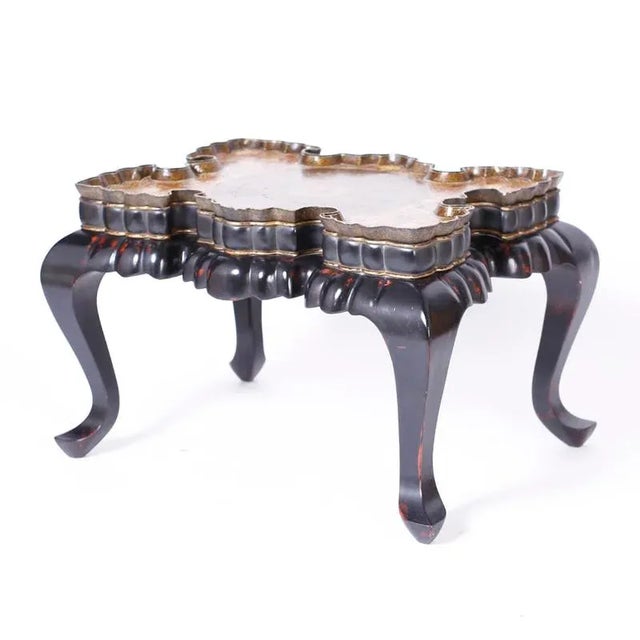 Vintage Anglo Indian coffee table with a papier-mâché tray style top embellished with a center medallion decorated with...
