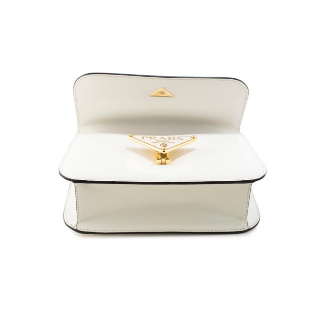 Early 21st Century Prada White Soft Calfskin Triangle Logo Gold Hardware Flap Shoulder Bag For Sale - Image 5 of 8
