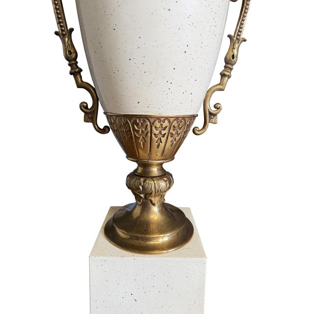 Frederick Cooper Vintage Frederick Cooper Neoclassical Brass and Ivory Urn Table Lamp For Sale - Image 4 of 7