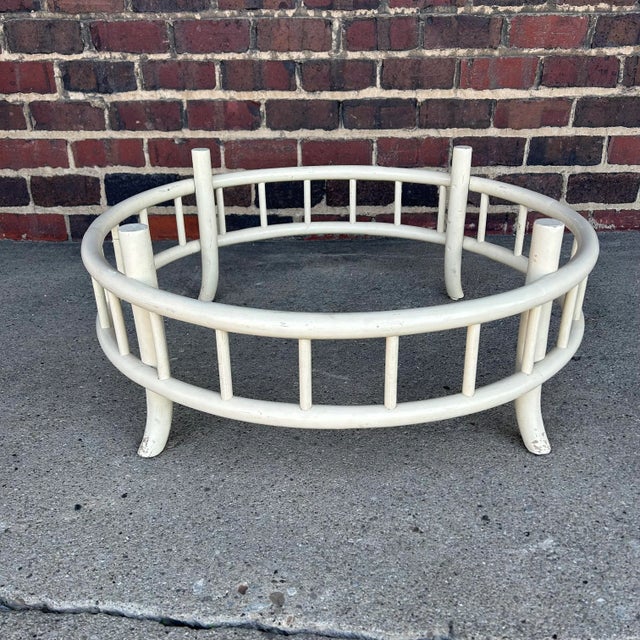 1950s Tommi Parzinger Rattan Outdoor Round Coffee Table Willow and Reed For Sale - Image 5 of 13
