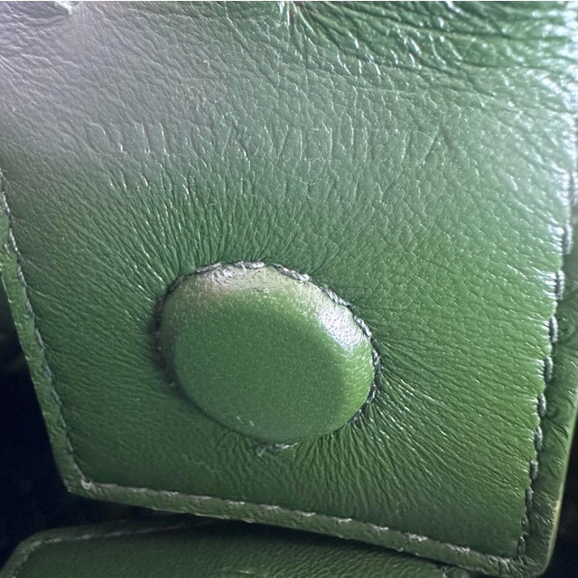 2024 Bottega Veneta Pipe Shoulder Hobo Bag Medium Avacado Green Gold Lambskin Leather Intrecciato For Sale - Image 10 of 12