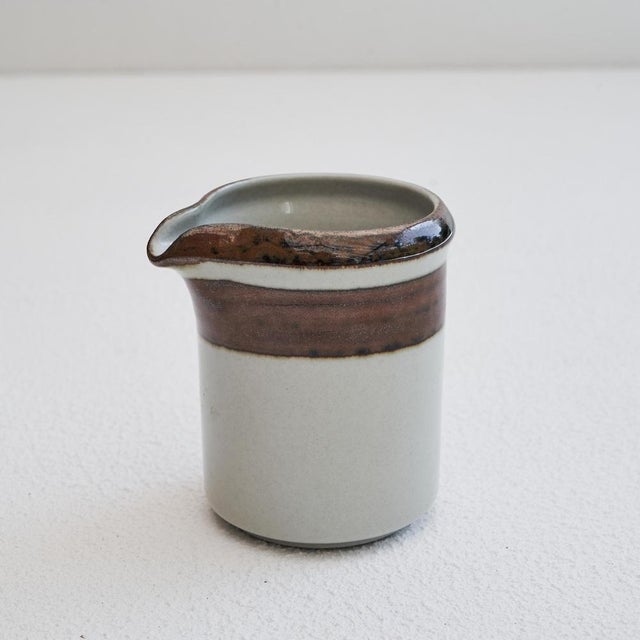 Cream Karelia Milk and Sugar Set by Anja Jaatinen-Winqvist for Arabia Finland, 1970s, Set of 2 For Sale - Image 8 of 10