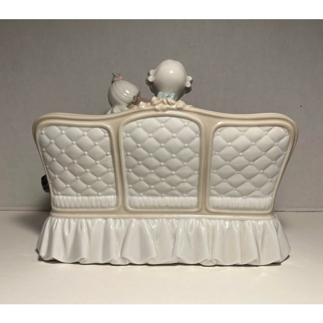 Vintage LLADRO Story Time #5229 Retired Porcelain Figurine Mint Condition Aprox. dimensions: 7.5"H x 10.5"W x 7"D No...