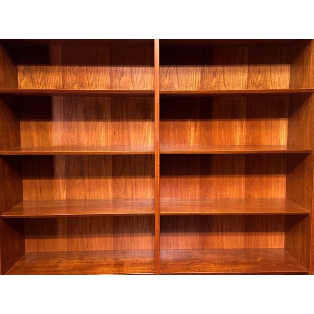 Restored Danish Teak Bookcase by Poul Hundevad For Sale - Image 10 of 18