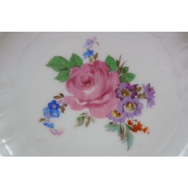 Hutschenreuther China Mid 20th Century German Hutschenreuther Moritzburg Floral Bouquet Scalloped Gold Rim Plates 8" - Set of 8 For Sale - Image 4 of 11