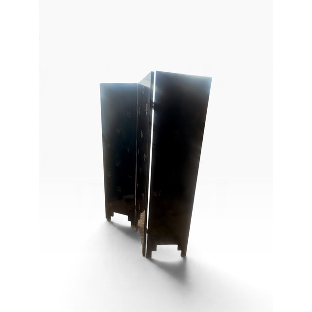 Vintage Chinese Chinoiserie Four-Panel Hand-Painted Black Lacquer Folding Screen For Sale In Boston - Image 6 of 14
