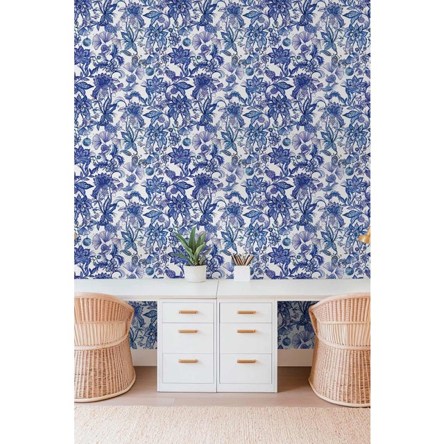 Textile Floral & the Frog Chinoiserie Grasscloth Wallpaper by House Party | Azure Blue | 8 Yards For Sale - Image 7 of 7