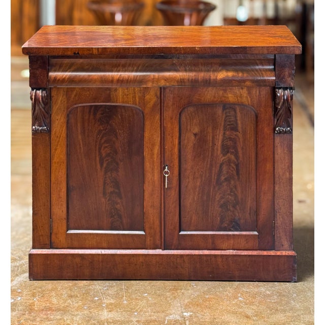 William IV Sideboard or Chiffonier Server of Mahogany With Acanthus Leaf Accents For Sale - Image 4 of 16