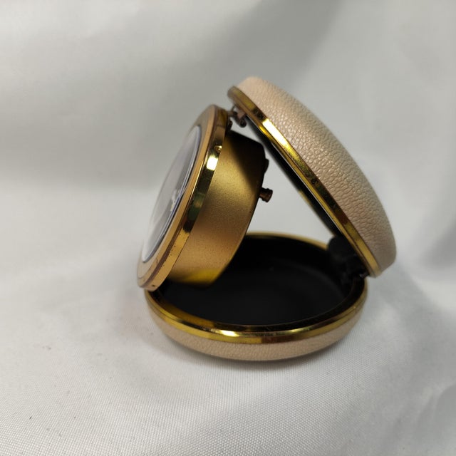 A very rare model, so you won't see it every day. Good working condition. Diameter 7.8 cm, thickness 3 cm closed. Weight...