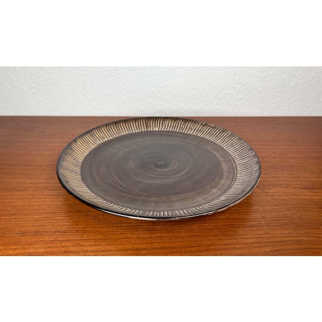 Mid-Century Modern Danish Studio Pottery Minimalist Plates and Bowl from Einar Helleroe, 1960s, Set of 3 For Sale - Image 18 of 18