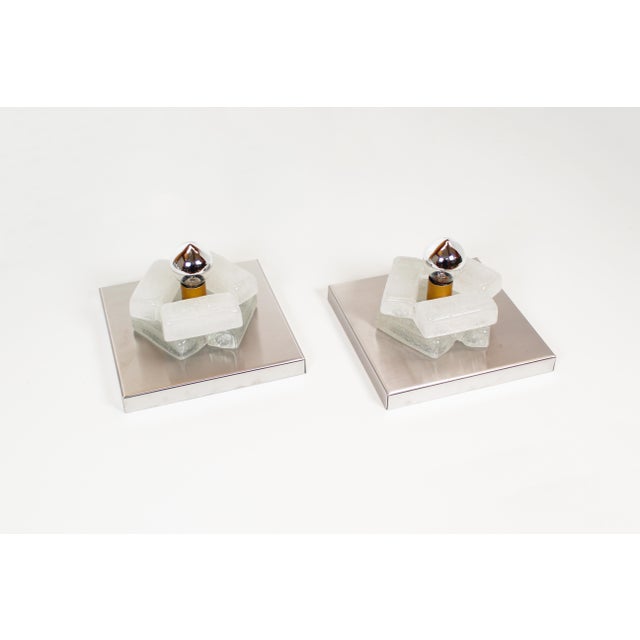 Decorative Murano glass wall lamps by Albano Poli for Poliarte, Italy, 1970s. Both in very good condition, with minimal...