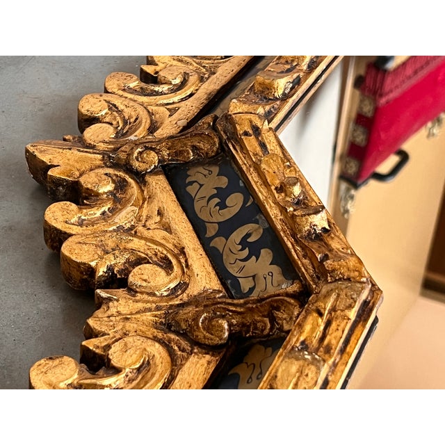 Spanish Hollywood Regency Gilt Mirror With Keyhole Form and Etched Blue Glass For Sale - Image 4 of 7