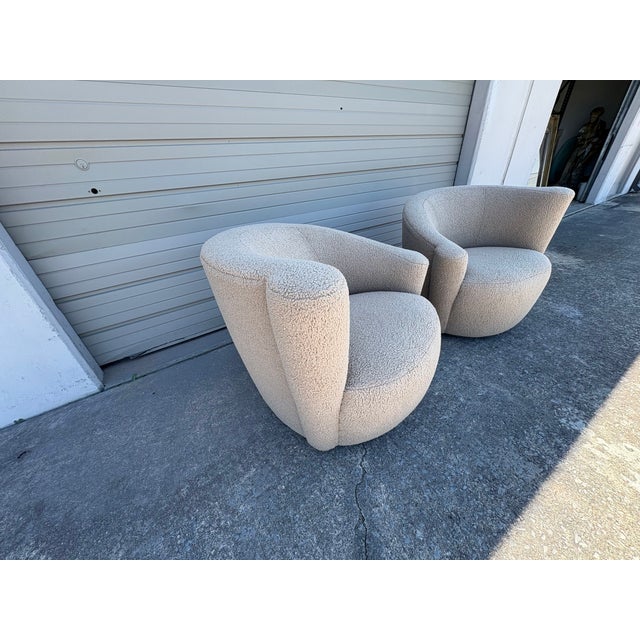 1980s Pair of Vladimir Kagan for Weiman Nautilus Swivel Chairs For Sale - Image 5 of 14