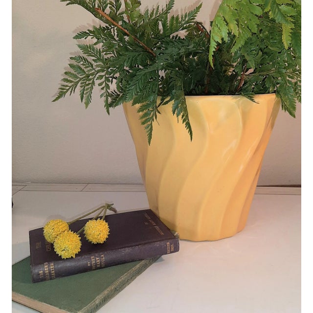 Mid 20th Century Bauer Yellowware Yellow Pottery Planter California Usa Mid Century For Sale - Image 5 of 6