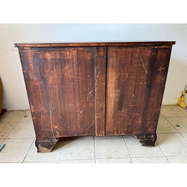 Brown 18th Century Antique Rustic English George III Chippendale Style Mahogany Chest of Drawers. For Sale - Image 8 of 10