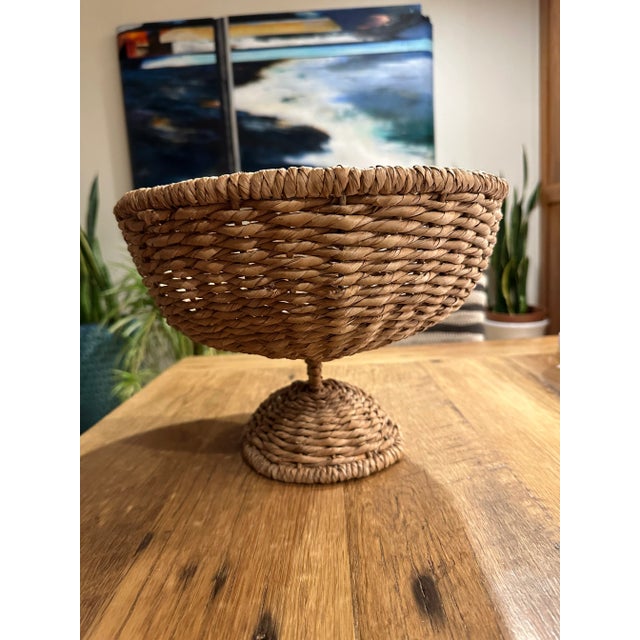 1990s Large Sea Grass Rattan Pedestal Basket Woven Bowl For Sale - Image 5 of 12