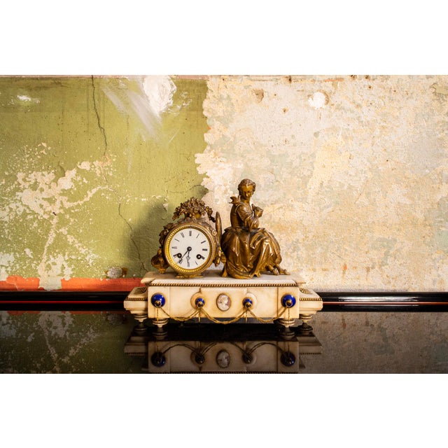 Mantel Clock with Marble and Bronze Cameo from T&Q Brevetes S.G.D.Q., France, Late 19th Century For Sale - Image 9 of 9