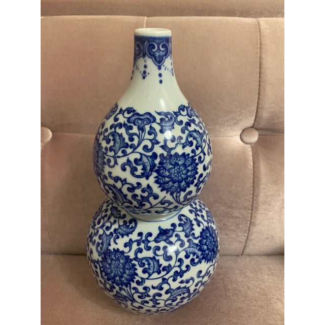 Mid 20th Century Chinese Porcelain Blue and White Double Gourd Vase For Sale - Image 4 of 11