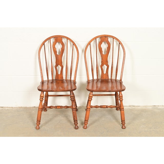 American Ethan Allen Style American Colonial Solid Oak Spindle Back Windsor Side Chairs or Dining Chairs, Pair For Sale - Image 3 of 10