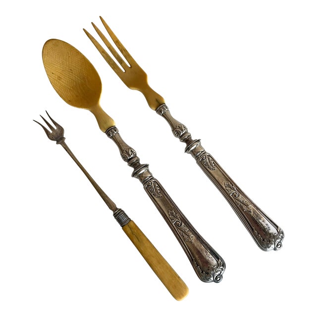 French Vintage Faux Ivory Serving Pieces, Set of 3 For Sale