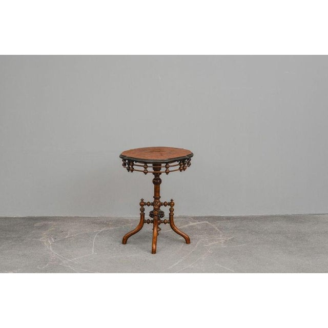 Mid-19th Century Biedermeier Salon Table in Walnut For Sale - Image 4 of 18