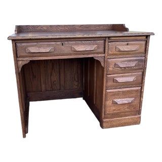 Early 20th Century Oak Desk For Sale
