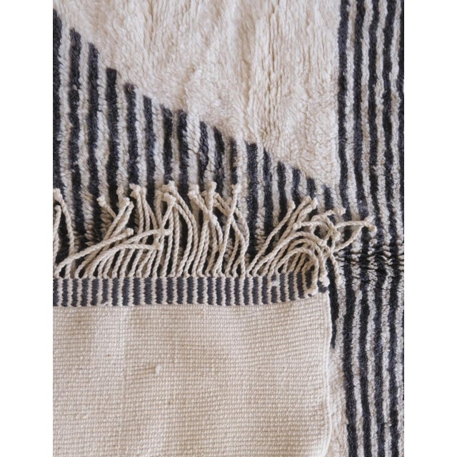 Moroccan Contemporary Wool Rug - 10 X 6.7 Ft For Sale - Image 9 of 10