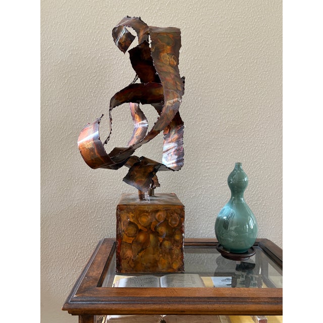 Large 26” Vintage Brutalist Tabletop Sculpture by Frank Tenaglia, Signed 1973 Mixed Metal Ribbon Art For Sale - Image 4 of 13