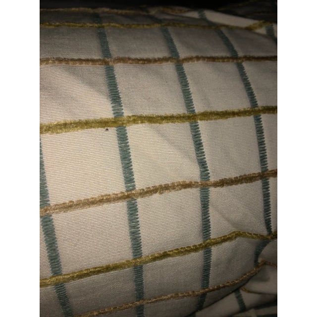 Small 1.5” raised velvet check Great for many project Fabric has a nice weight can be used for Uphostery