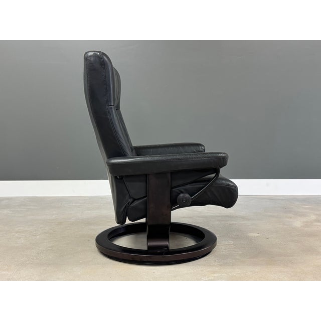 Ekornes Stressless Black Leather Reclining Lounge Chair For Sale In Boston - Image 6 of 8