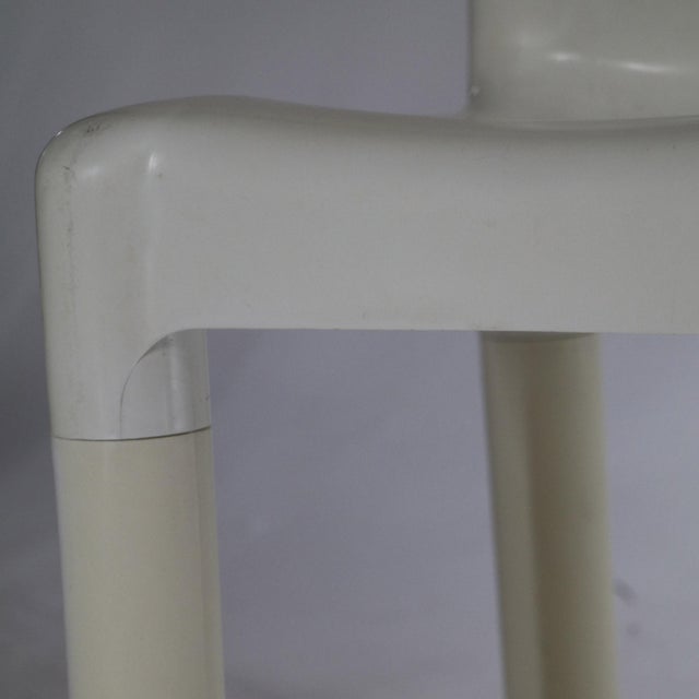 1970s Model 4875 White Plastic Chair by Carlo Bartolli for Kartell For Sale - Image 9 of 16