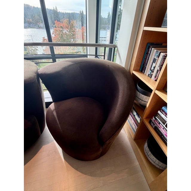 The “Nautilus” chair is one of the signature pieces by designer Vladimir Kagan, known for his sweeping, organic curves and...