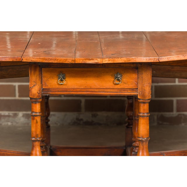 English 19th Century Pine Drop-Leaf Table with Oval Top and Turned Legs For Sale - Image 4 of 12