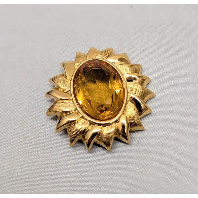 American Vintage Signed Napier Goldtone Faux-Citrine Flower Brooch For Sale - Image 3 of 7