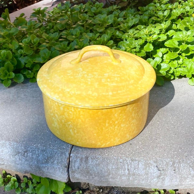 Farmhouse 1960s Stangl Yellow Spongeware Pottery Covered Casserole - 1.5 Q For Sale - Image 3 of 8