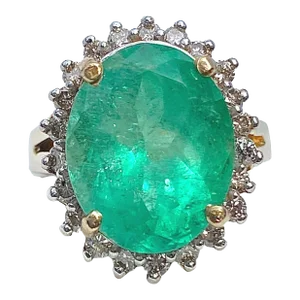 Vintage 6.88 carat Colombian Emerald in 14k yellow gold ring, Size 6