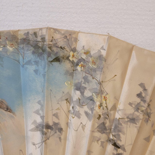 Large Romantic Pericón Fan in Painted Silk and Gilded and Silvered Wood, 1890s For Sale - Image 15 of 18