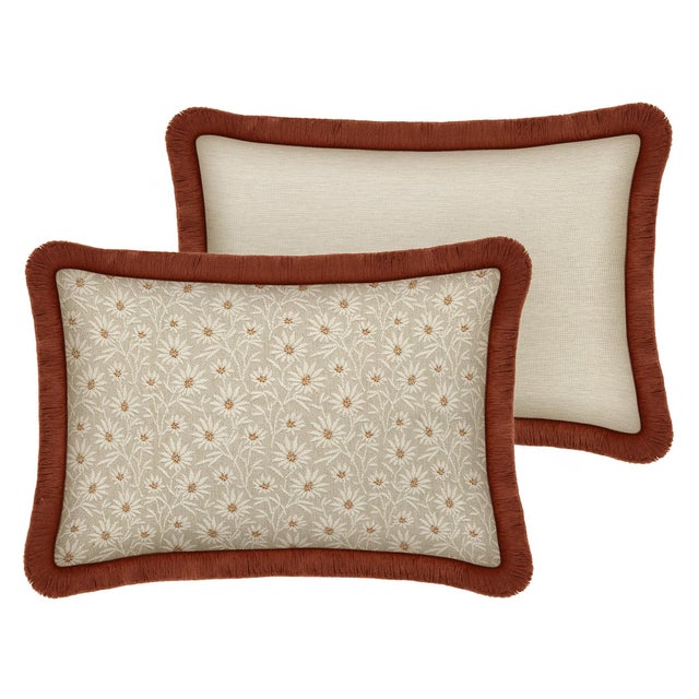 Give your interior, terrace or balcony a boost with cushion Mako. Flowers make everything better, especially Mako’s...