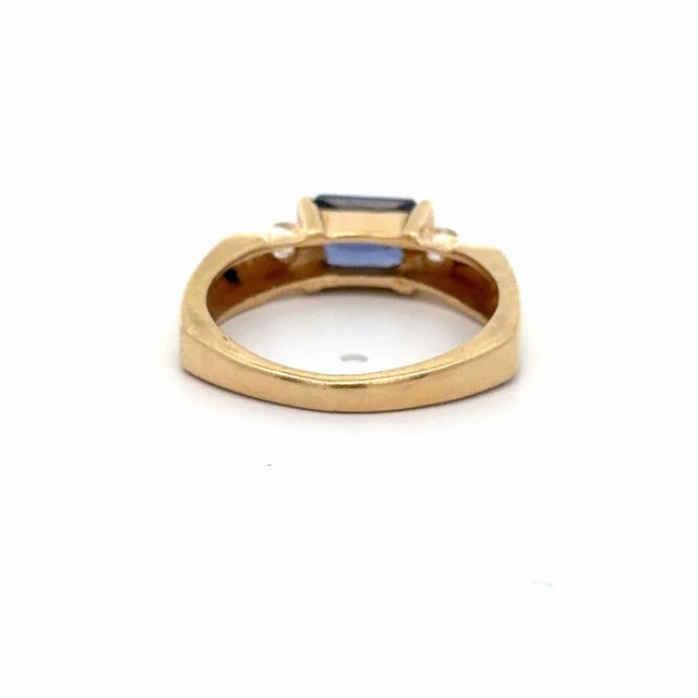 1.50 Carat Radiant Cut Tanzanite & Diamond Accents 14k Yellow Gold Bar Set Ring, Size 6.25 For Sale In Miami - Image 6 of 7