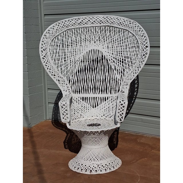 Mid-Century Modern Mid Century Hollywood Regency Spun Fiberglass Peacock Throne Chair, by Russell Woodard For Sale - Image 3 of 7