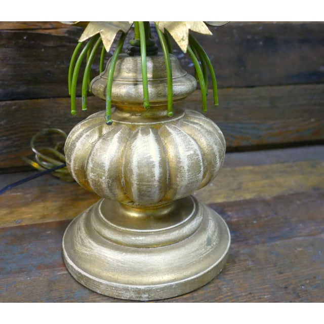 This wonderful vintage 1960s Italian tole table lamp features beautifully detailed blue hydrangea flowers with lush...