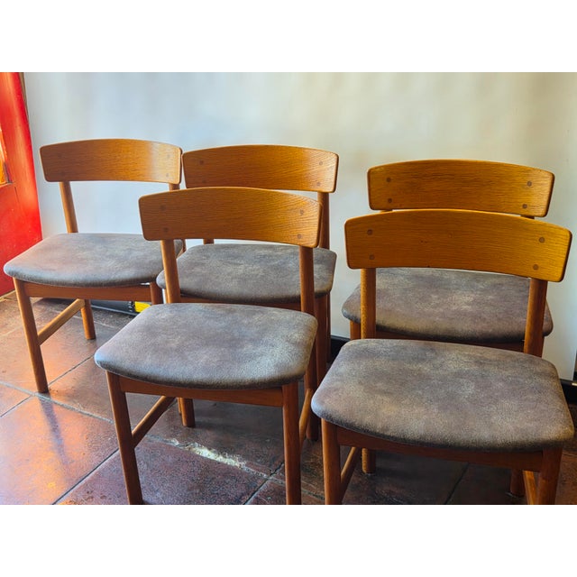 Mid-Century Modern Original Borge Mogensen Oiled Oak Dining Chairs Set of Five Chairs #236 Fredericia Stolefabrik For Sale - Image 3 of 6