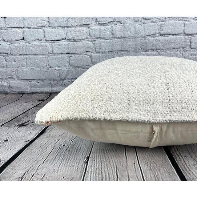 20 x 20 Hemp Pillow Turkish Cushion Natural Grayish White Pillow Cushion Cover For Sale - Image 4 of 4
