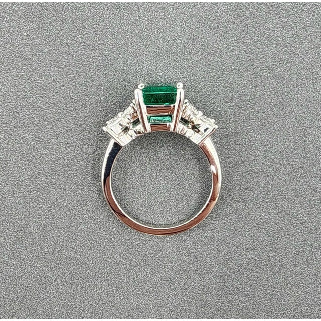 Early 21st Century 2.83 Ct Gia Certified Zambian Emerald & Diamond Ring Size 6.5 For Sale - Image 5 of 9