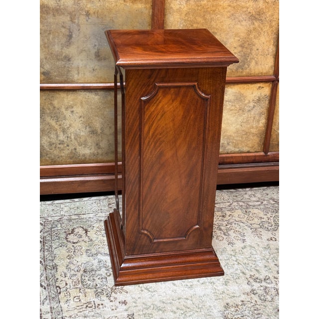 Early 21st Century Georgian Inspired Figured Mahogany Pedestal For Sale - Image 5 of 12
